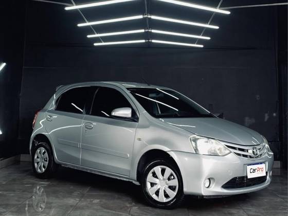 TOYOTA ETIOS 1.5 XS 16V FLEX 4P MANUAL TOYOTA ETIOS 1.5 XS 16V FLEX 4P MANUAL